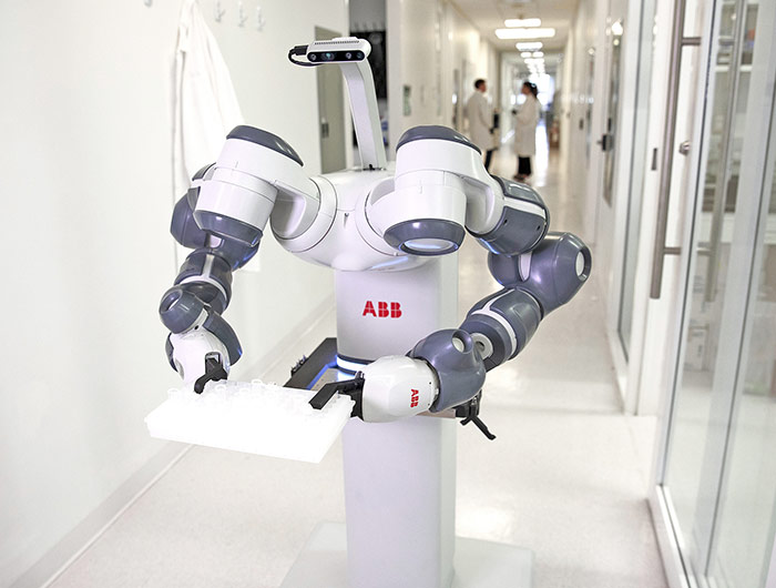 ABB mise sur la start-up Sevensense Robotics